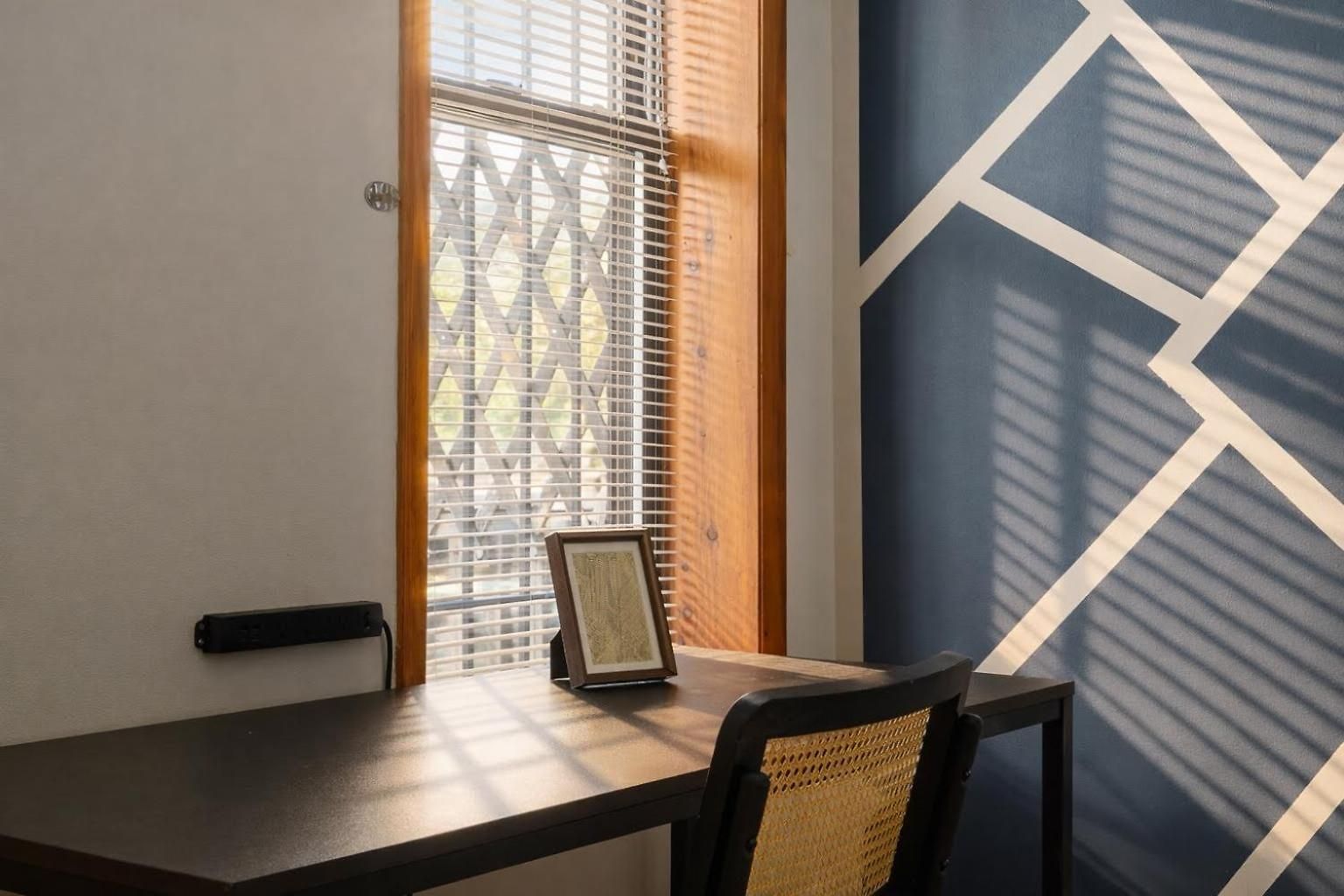 Flexhome Ukrainian Village 2br - Private Balcony & Walkable Location Apartment *