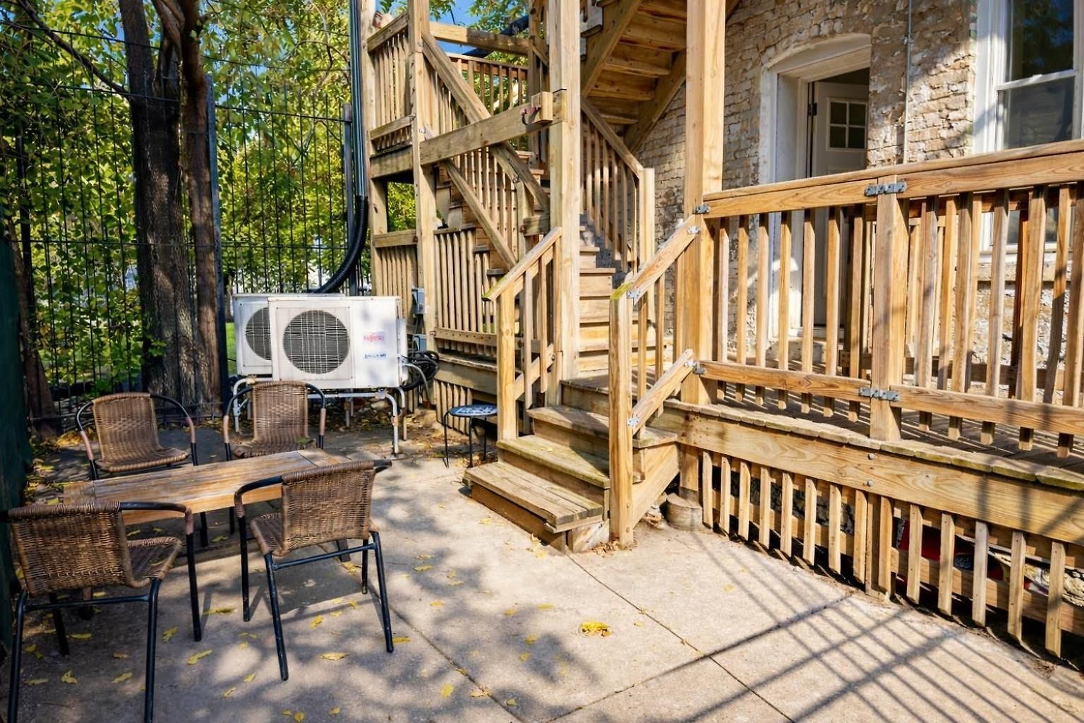 Flexhome West Town - Spacious 2br Duplex - Sleeps 8
