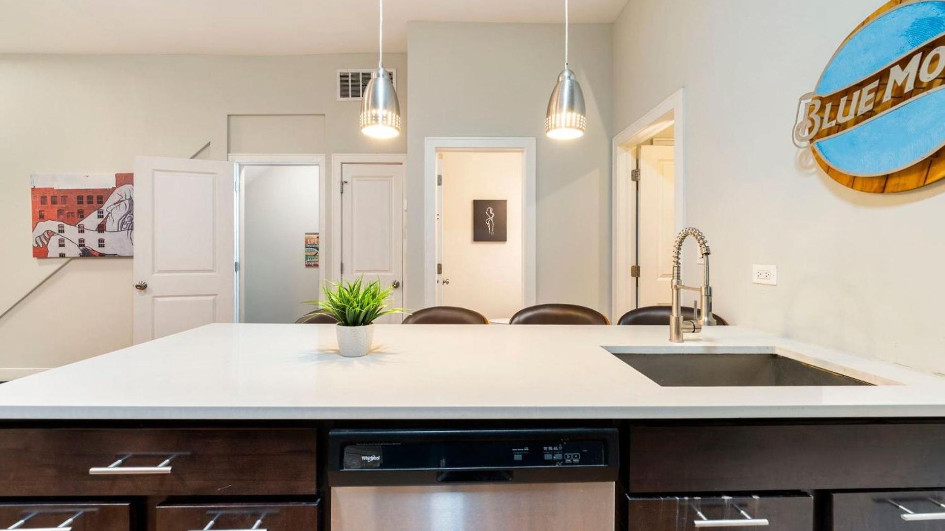 4br 3ba Pilsen Retreat - 10 Min From Downtown
