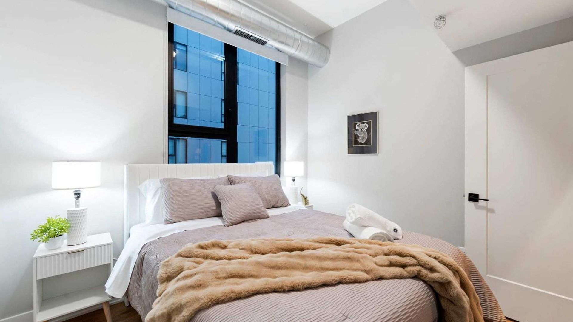 Steps From The Edgewater Modern 2bd 2ba Apartment Chicago