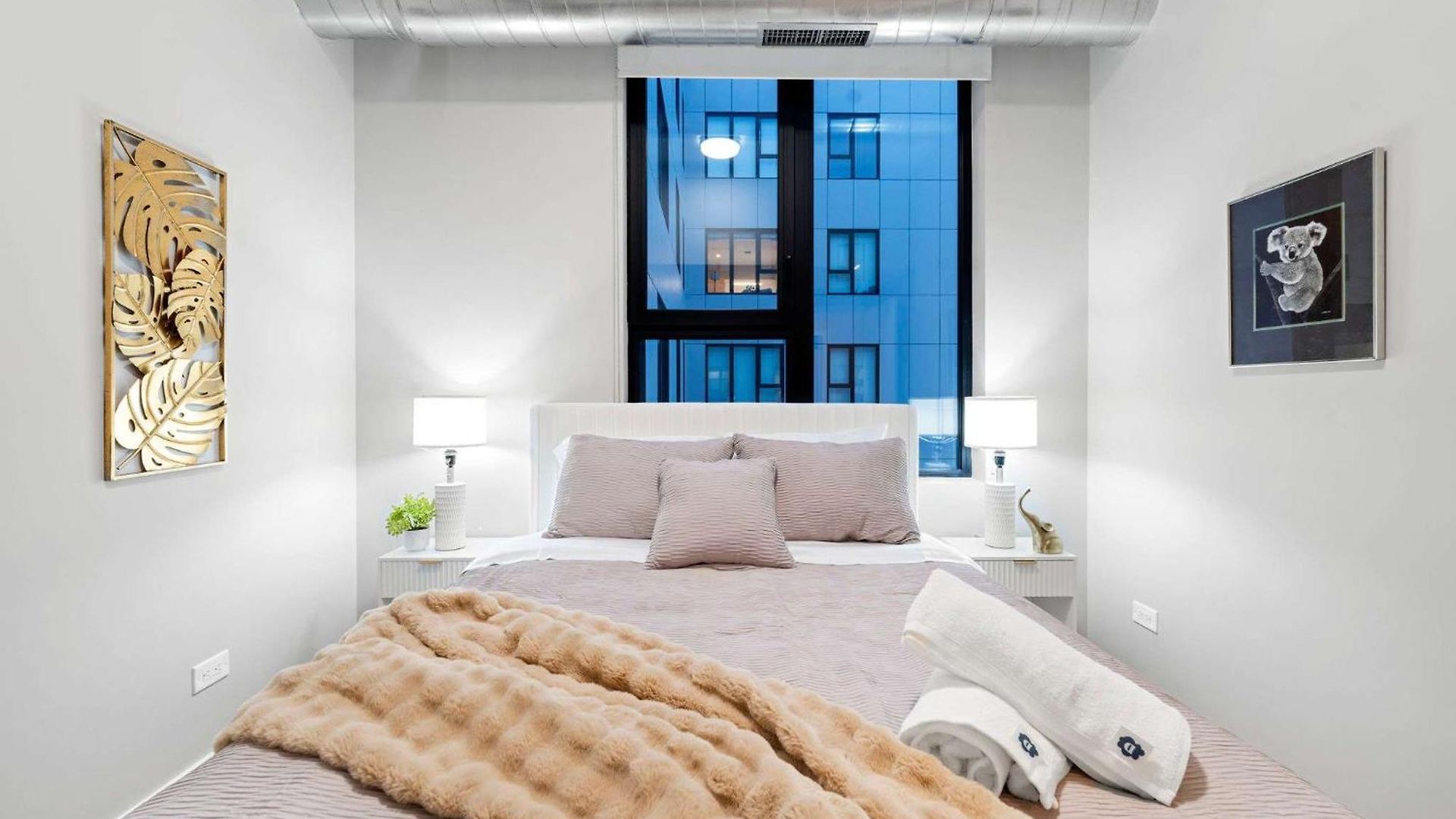 Steps From The Edgewater Modern 2bd 2ba Apartment
