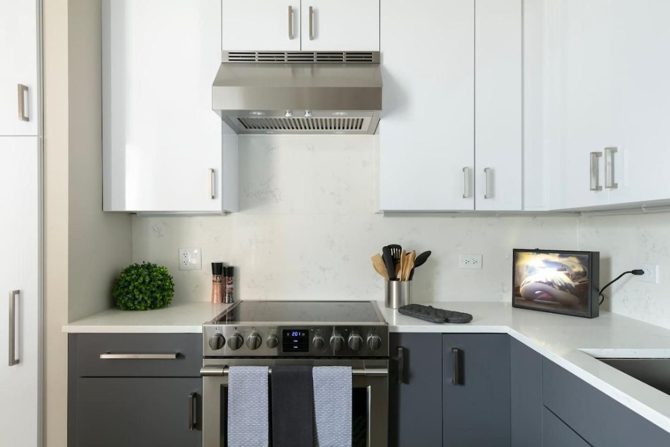 Apartment Downtown Penthouse 11parking Gym Pvt Patio