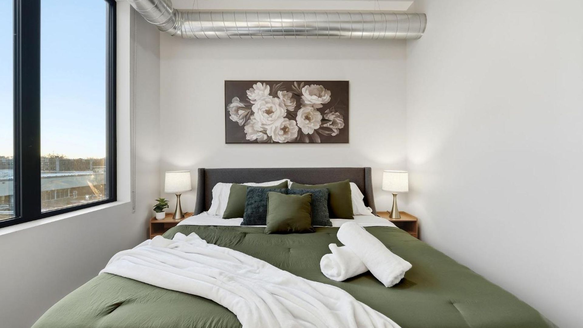 Apartment Edgewater With Free Parking Gym Modern Living