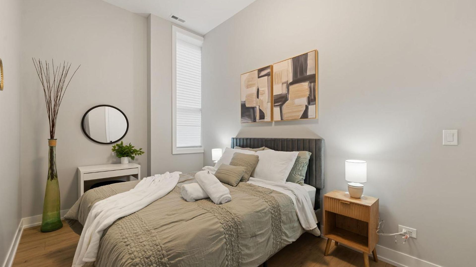Modern 2-bd 2-ba Retreat Near Medical District *
