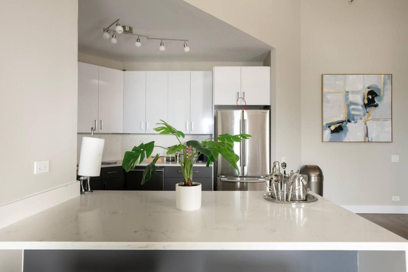 Lux Dtown Penthouses 9bd-9ba Sleep 25 Parking, Pool, Gym Chicago