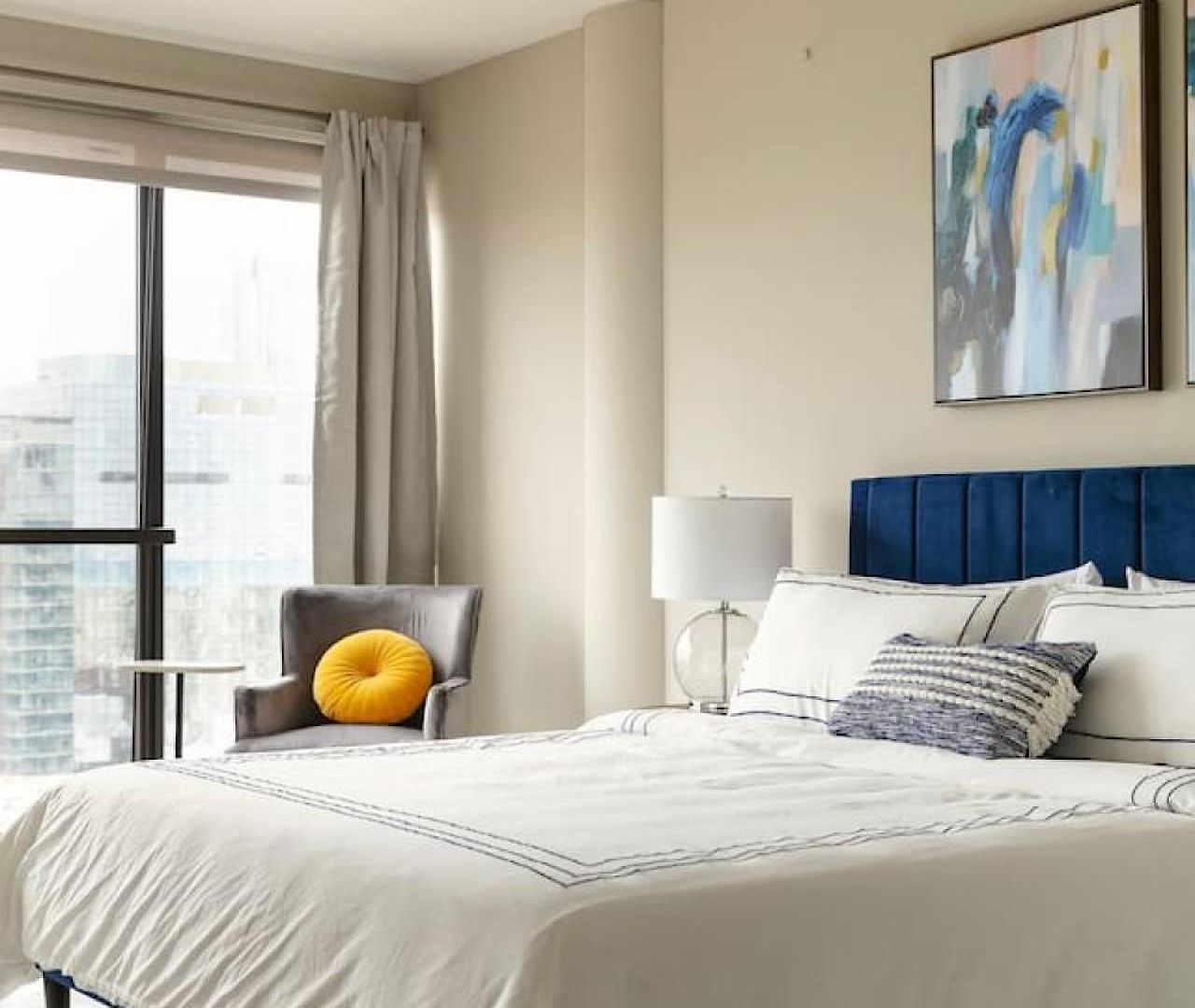 Lux Dtown Penthouses 9bd-9ba Sleep 25 Parking, Pool, Gym