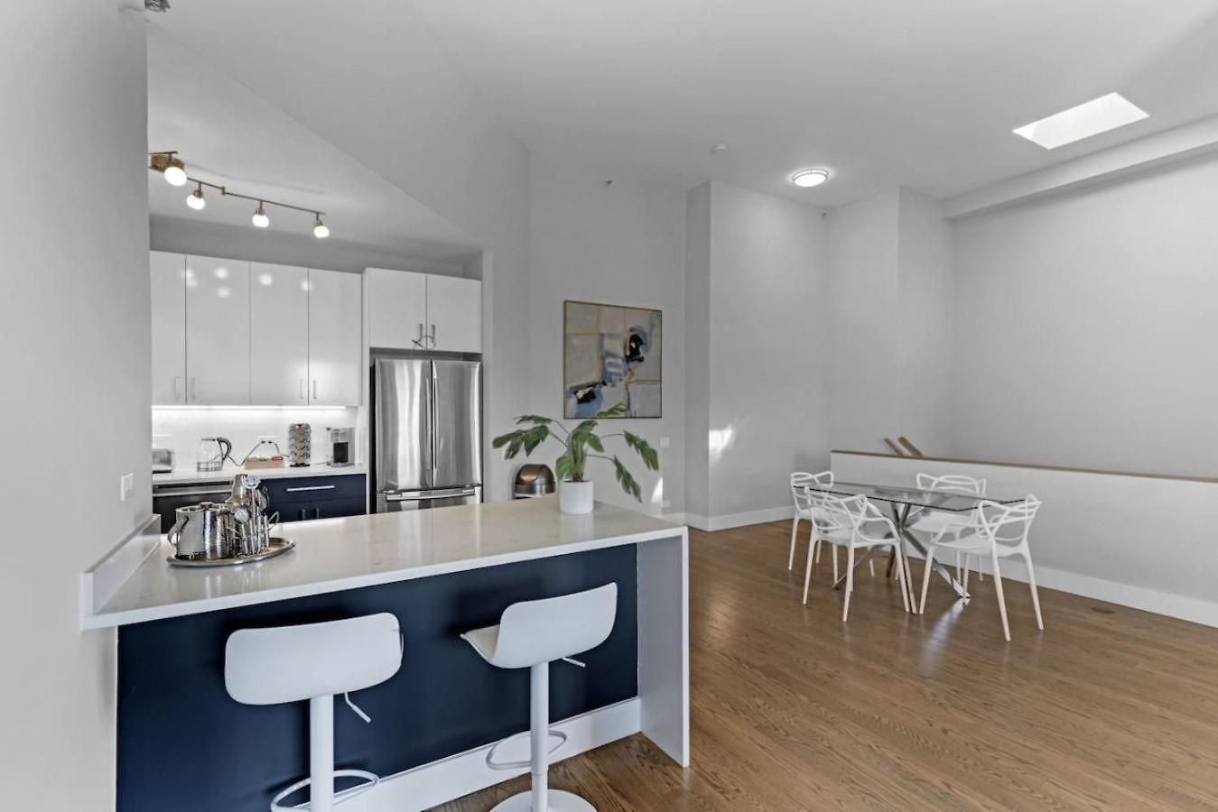 Dtown Penthouse 2bd Parking Gym, Pvt Patio #13 Chicago