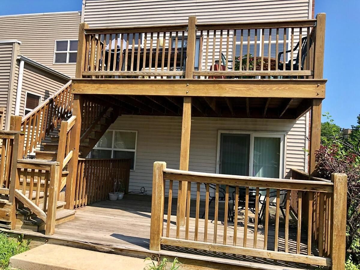 Spacious 2br Near Univ Of Away From Apartment Chicago