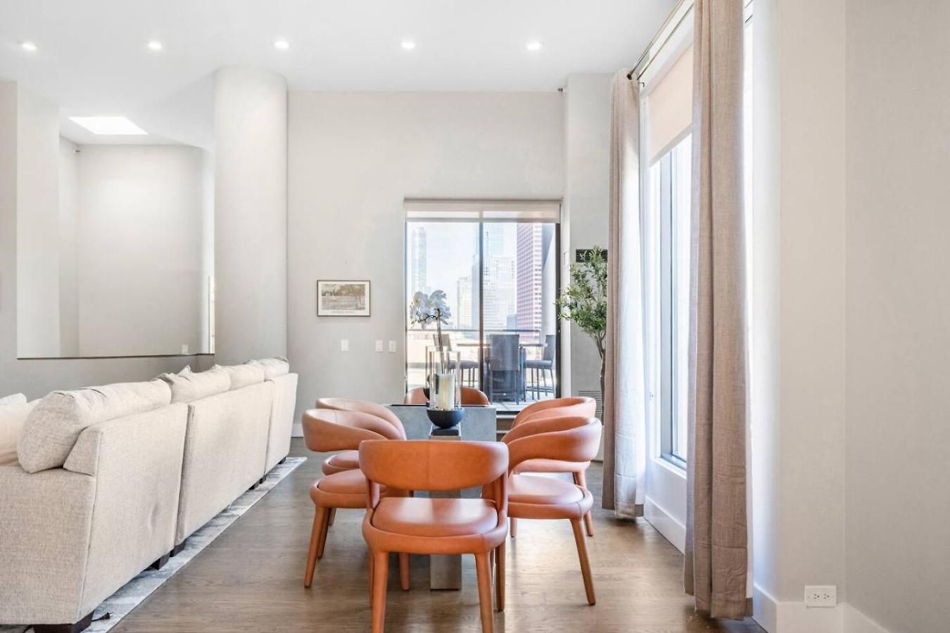Apartment Downtown Penthouse 5bd Views Parking Gym Chicago