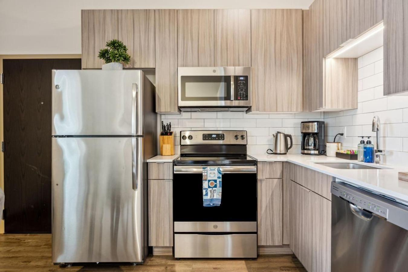 Apartment Downtown 3bd Penthouse Mich Views Gym #13 *