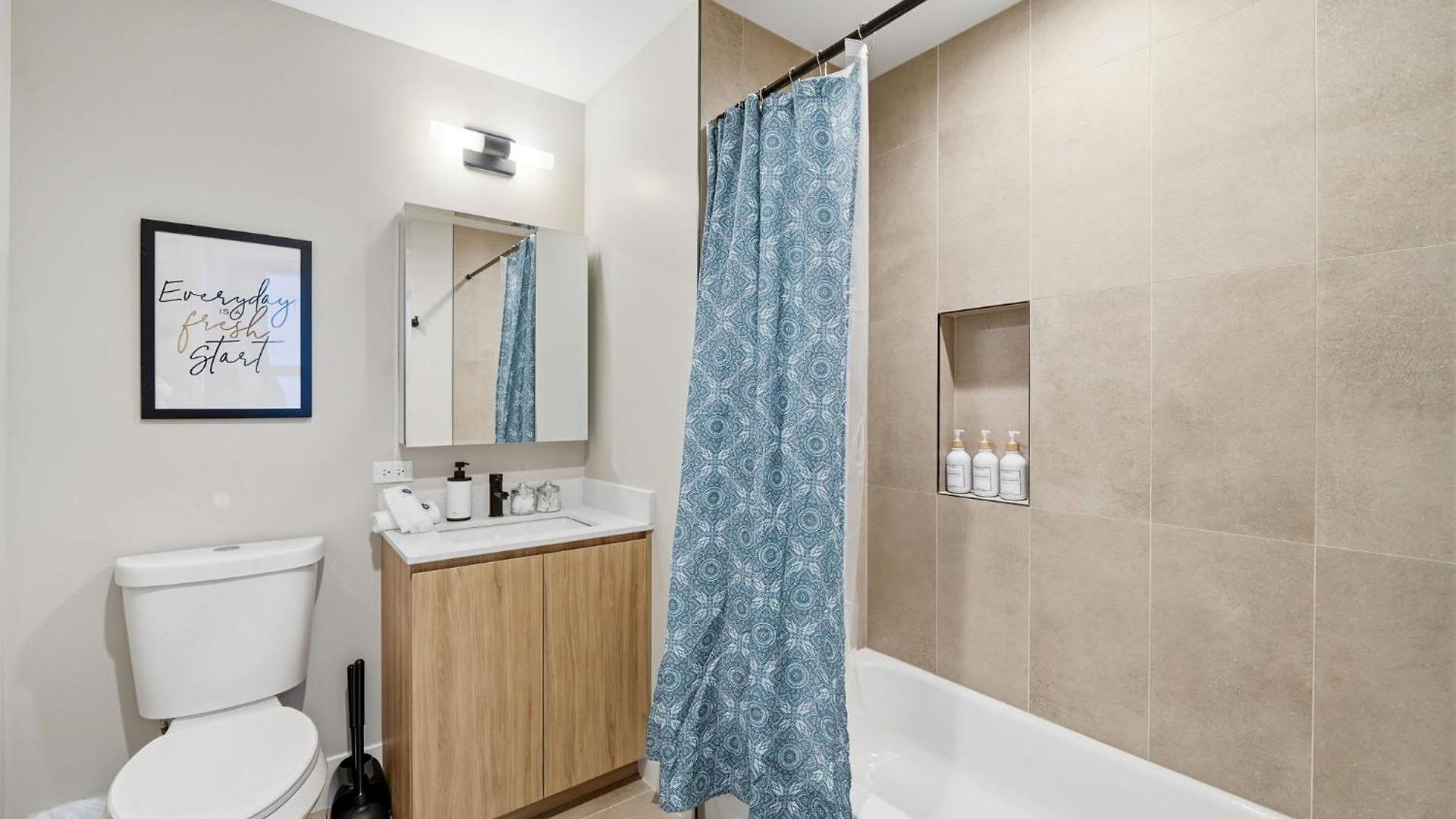 Edgewater With Free Parking Gym Modern Living *