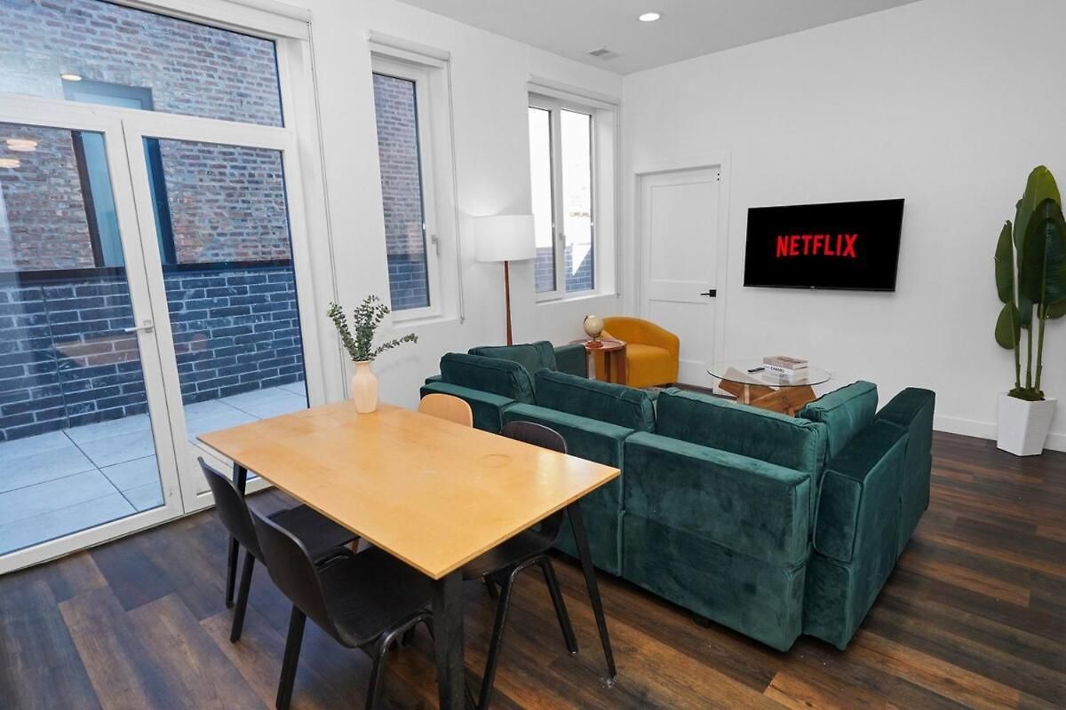 Apartment 4br South Loop With Rooftop And Gym Near Mccormick Place *