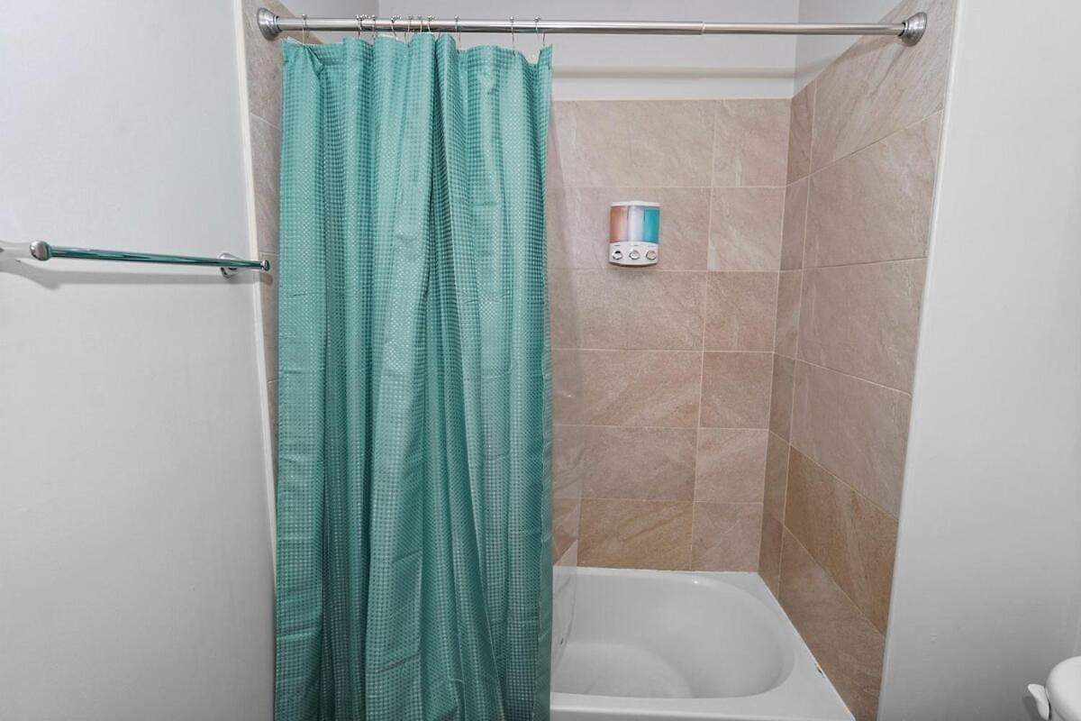 King Bed 6br With Pool Table Sleeps 16 Near Humboldt Park * Chicago