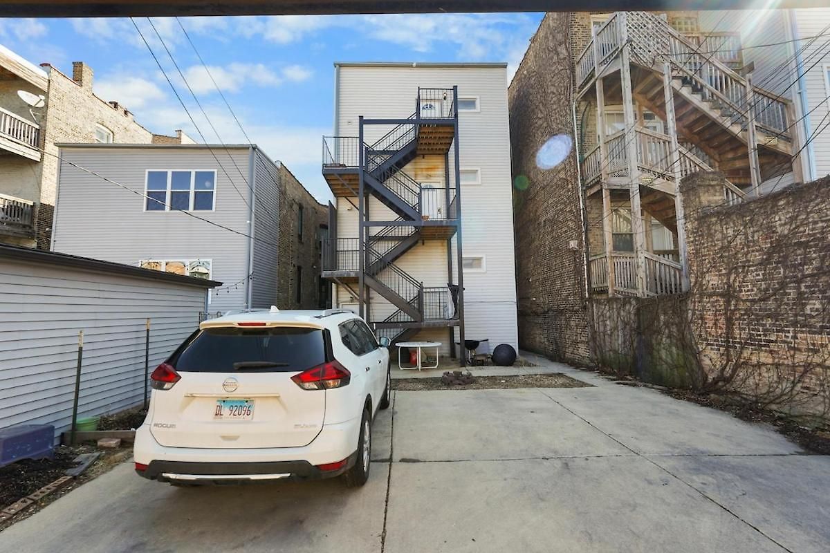 King Bed 6br With Pool Table Sleeps 16 Near Humboldt Park *