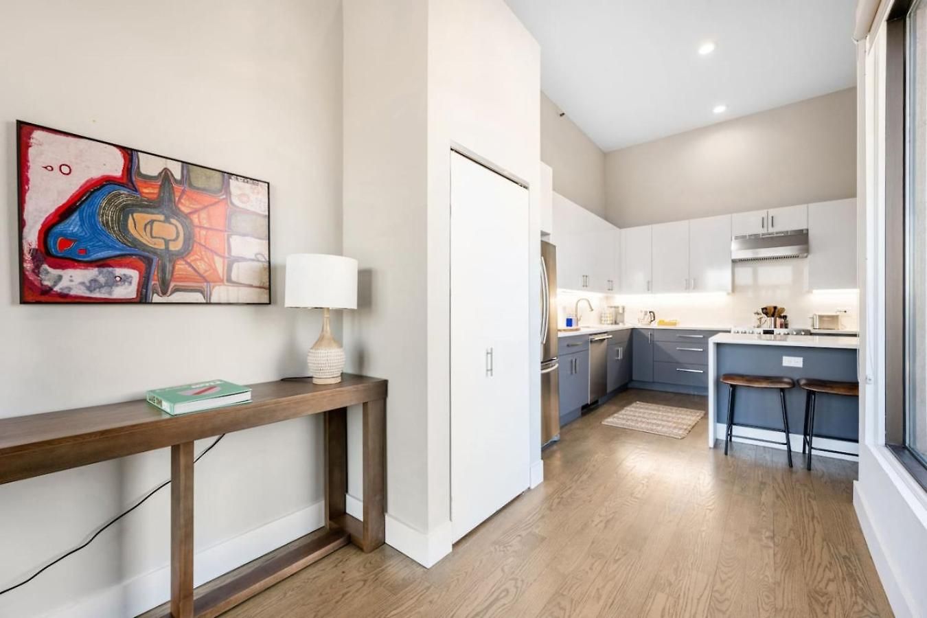 Downtown Penthouse 5bd Views Parking Gym *