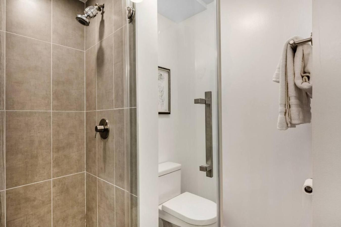Apartment Downtown Penthouse 5bd Views Parking Gym
