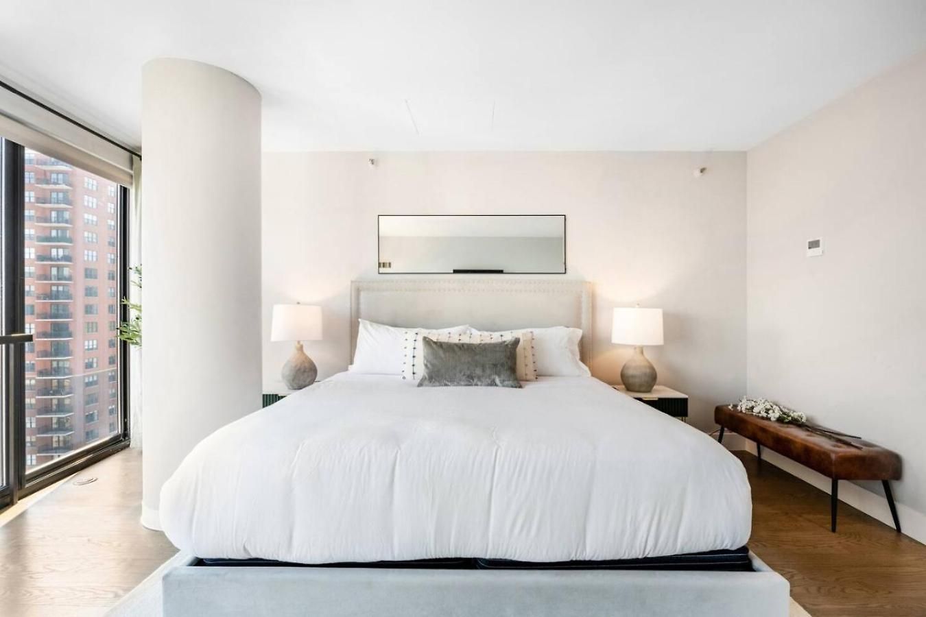 Lux Dtown Penthouses 9bd-9ba Sleep 25 Parking, Pool, Gym Apartment