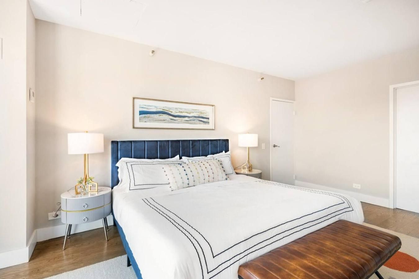 Lux Dtown Penthouses 9bd-9ba Sleep 25 Parking, Pool, Gym *