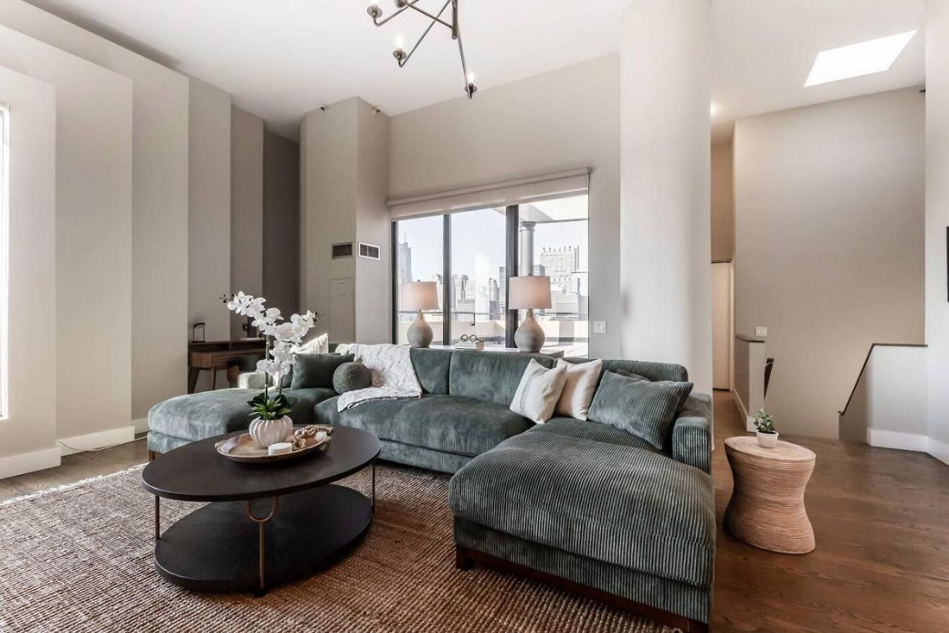 Lux Dtown Penthouses 9bd-9ba Sleep 25 Parking, Pool, Gym * Chicago