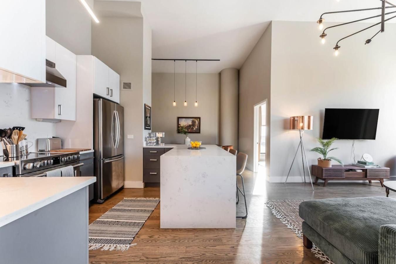Apartment Downtown Penthouse 5bd Views Parking Gym