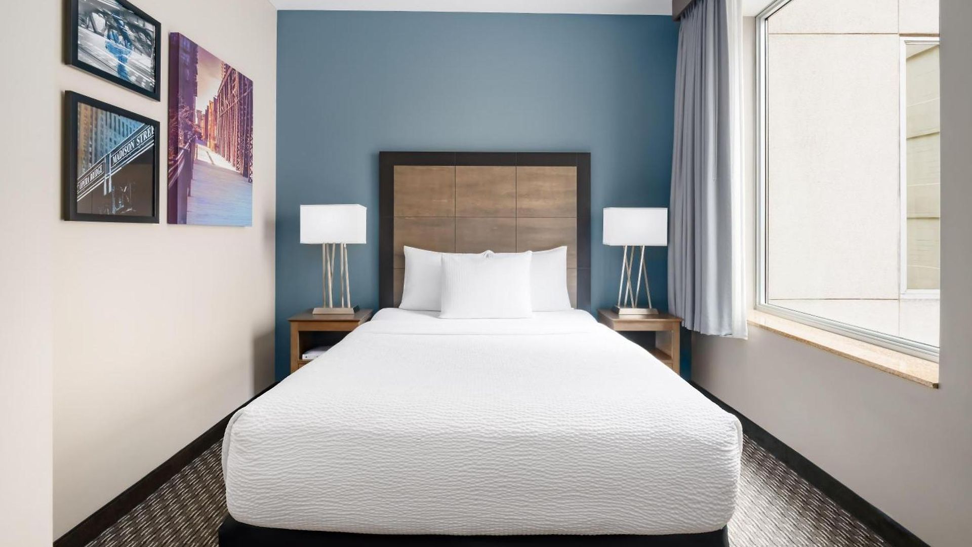 La Quinta & By Wyndham Downtown Hotel