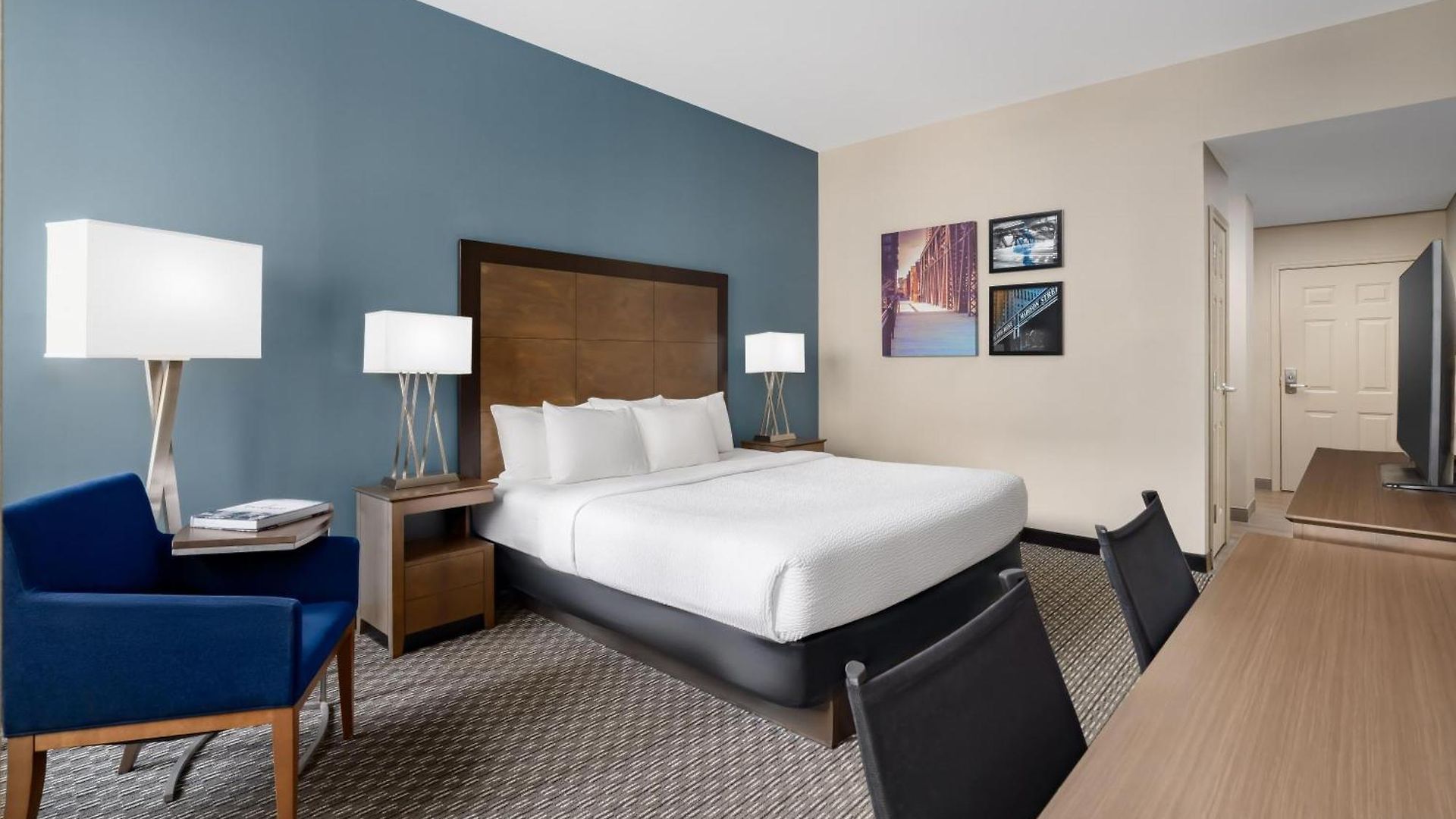 Hotel La Quinta & By Wyndham Downtown