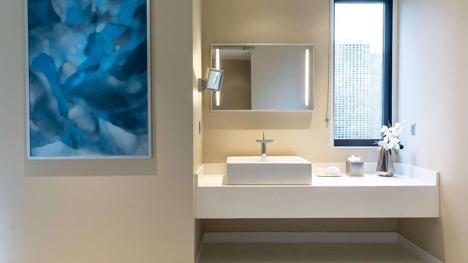 Radisson Blu Aqua Hotel, 4*