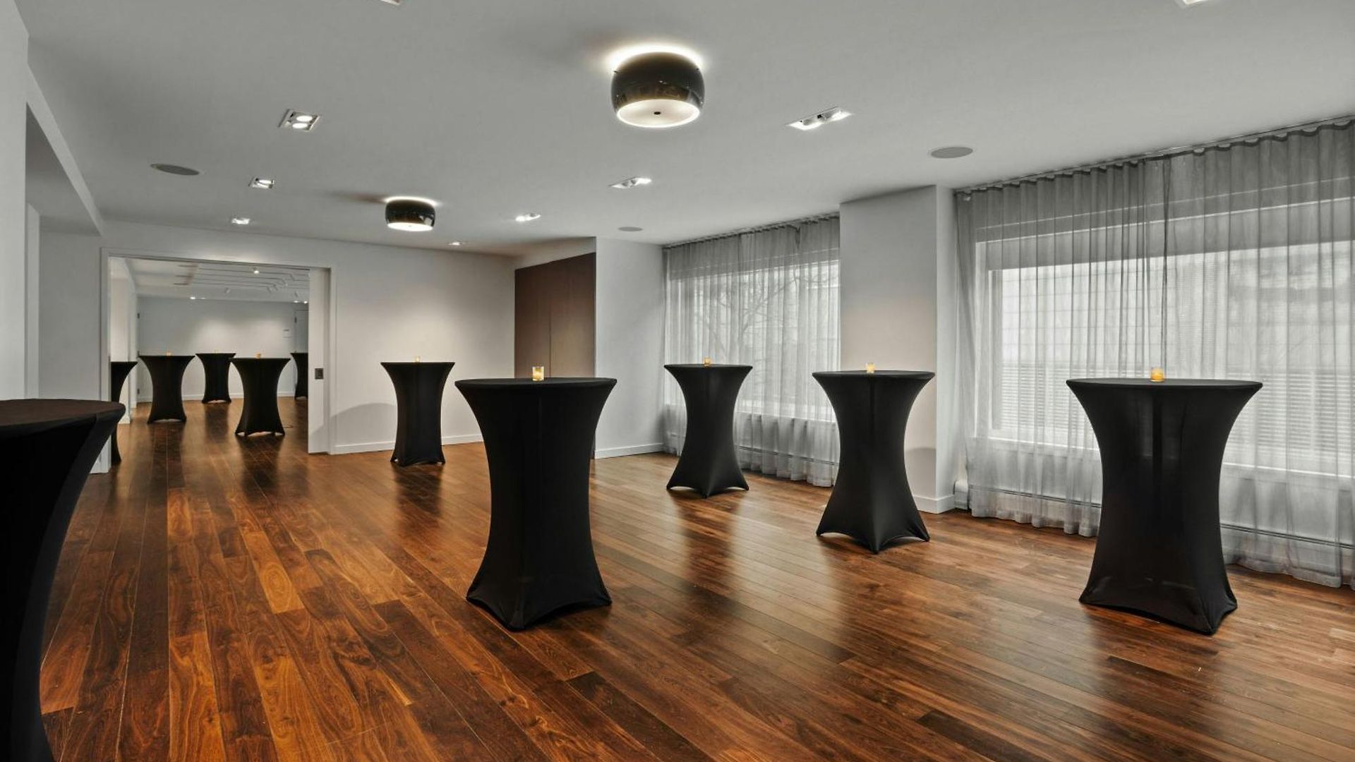 Hotel 55 Downtown 4*