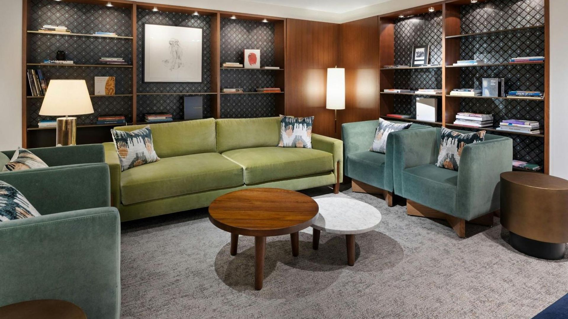 55 Downtown Hotel 4*