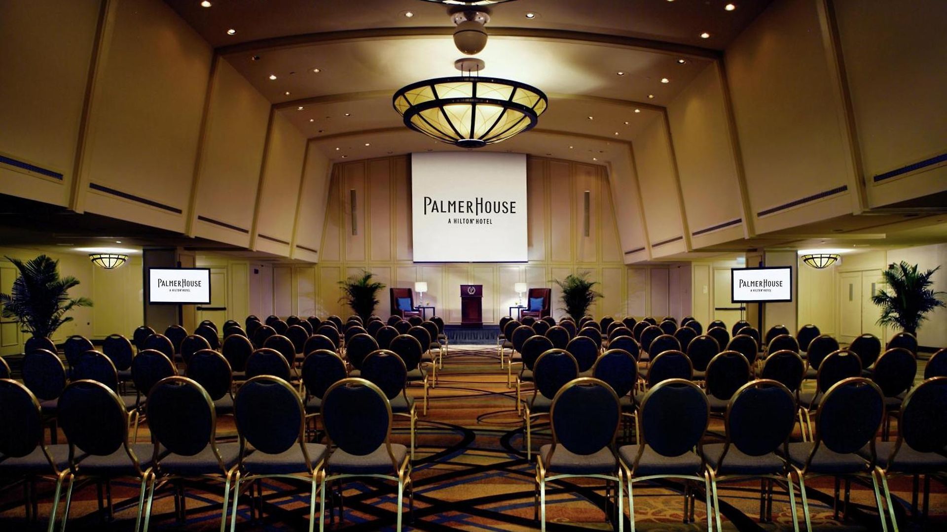 The Palmer House Hilton 4*
