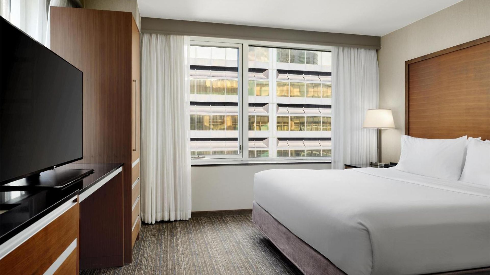 Embassy By Hilton Downtown Magnificent Mile Chicago