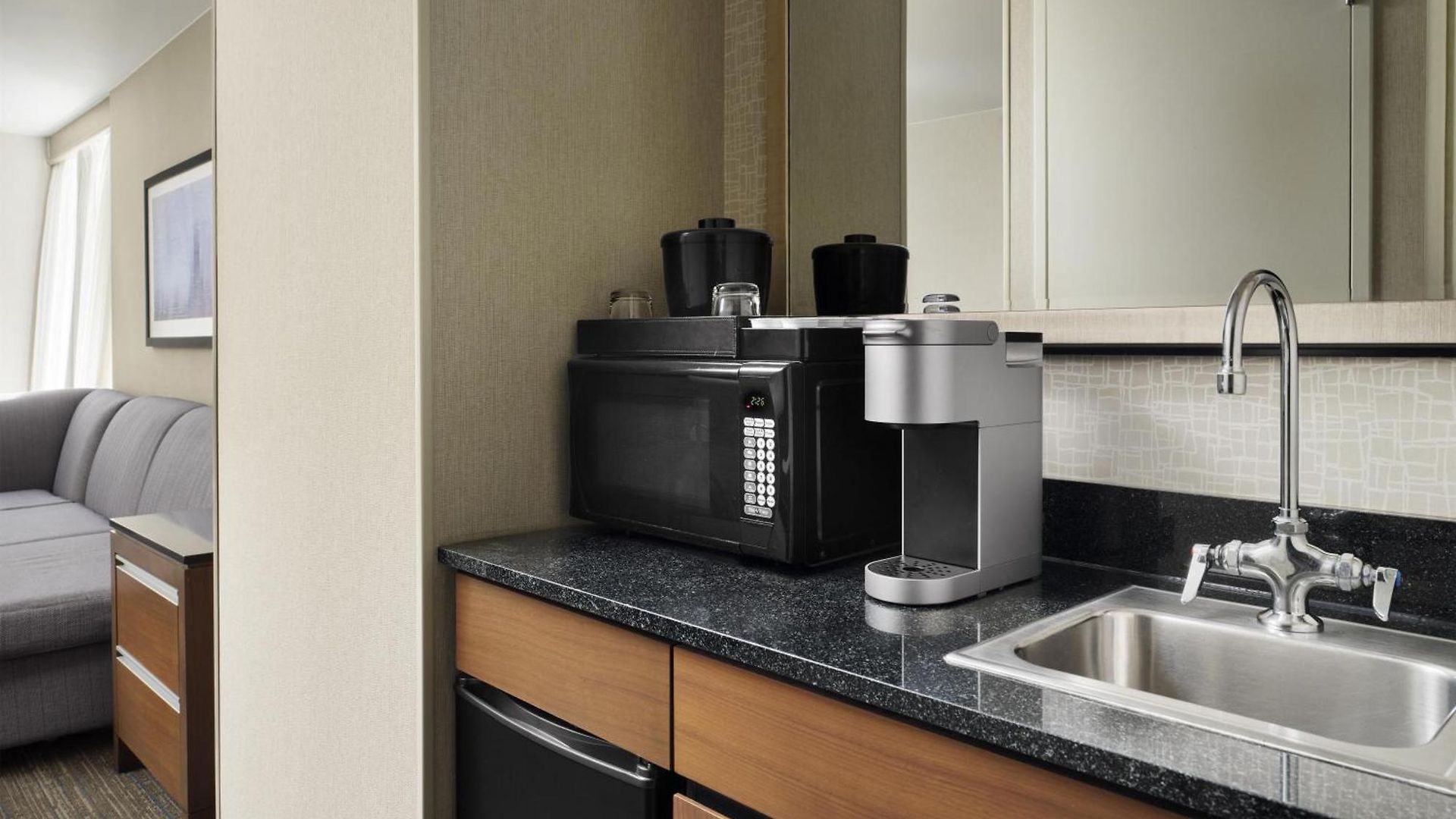 Hotel Embassy By Hilton Downtown Magnificent Mile Chicago