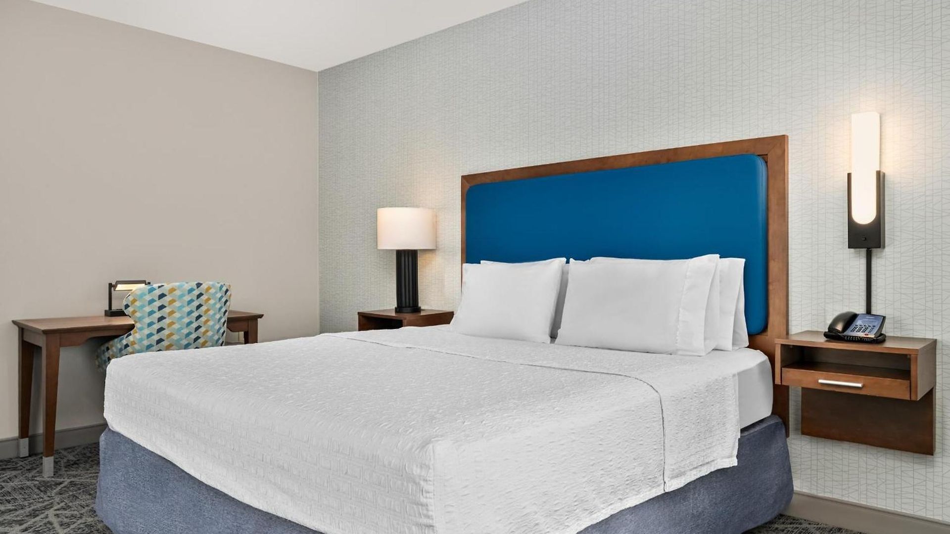 Hampton Inn Chicago North-Loyola Station, Il 3*
