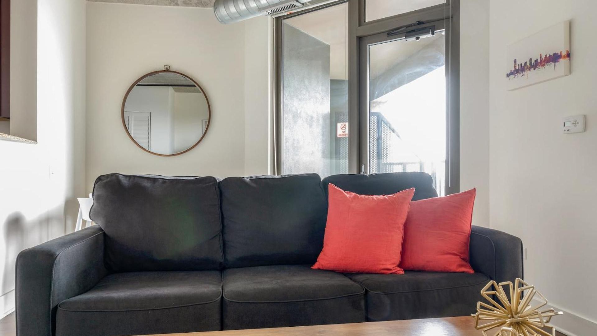 Kasa South Loop Aparthotel