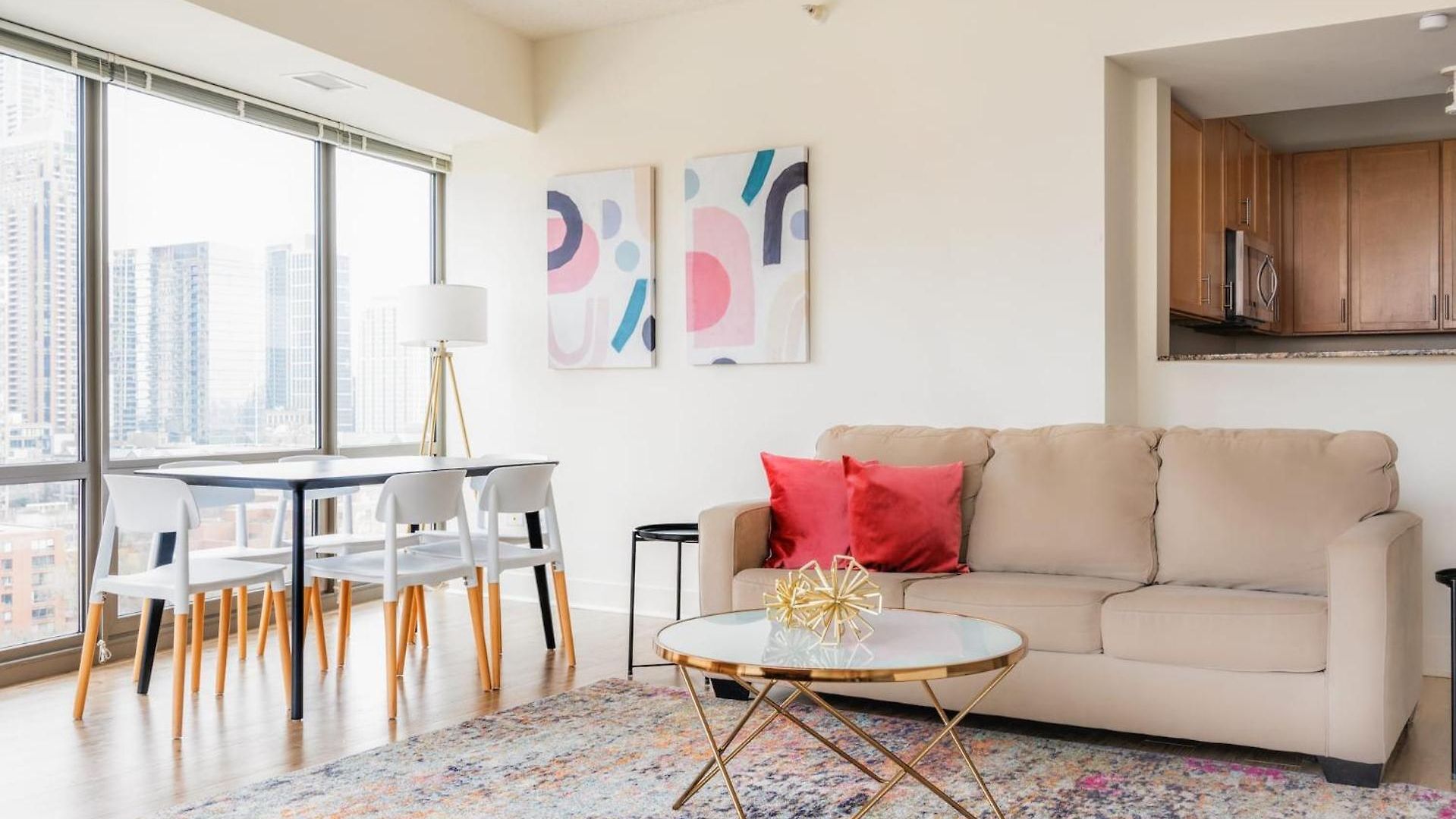 Kasa South Loop Aparthotel