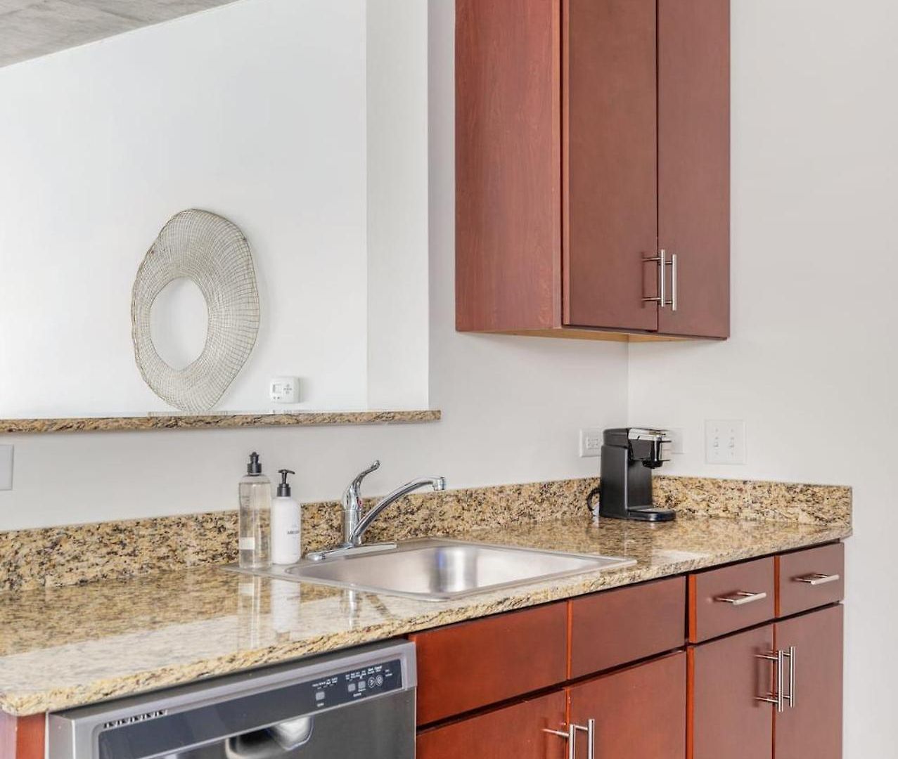 Kasa South Loop Aparthotel