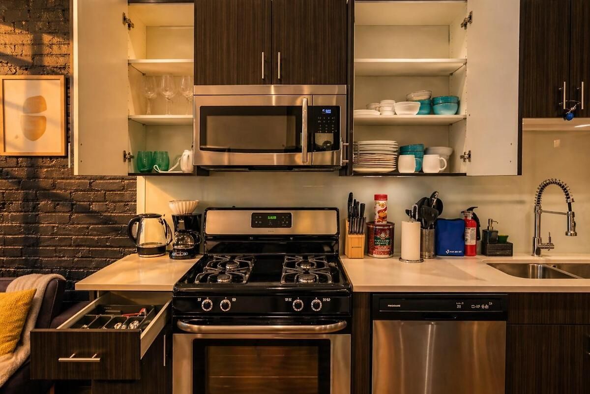 Mccormick Place: Modern 420-friendly Gem On Michigan Avenue Apartment