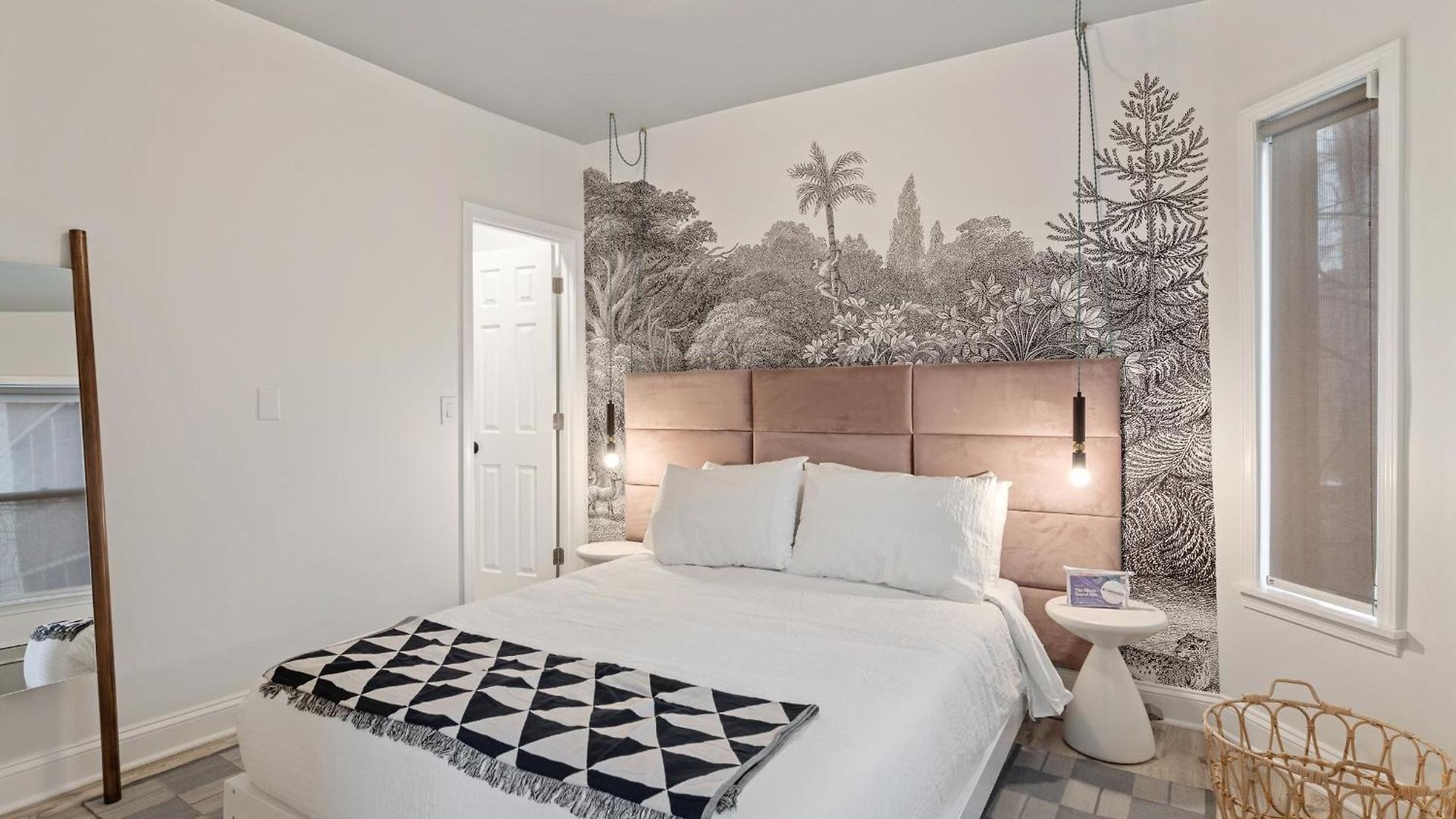 The Neighborhood - Lincoln Park Hotel Chicago