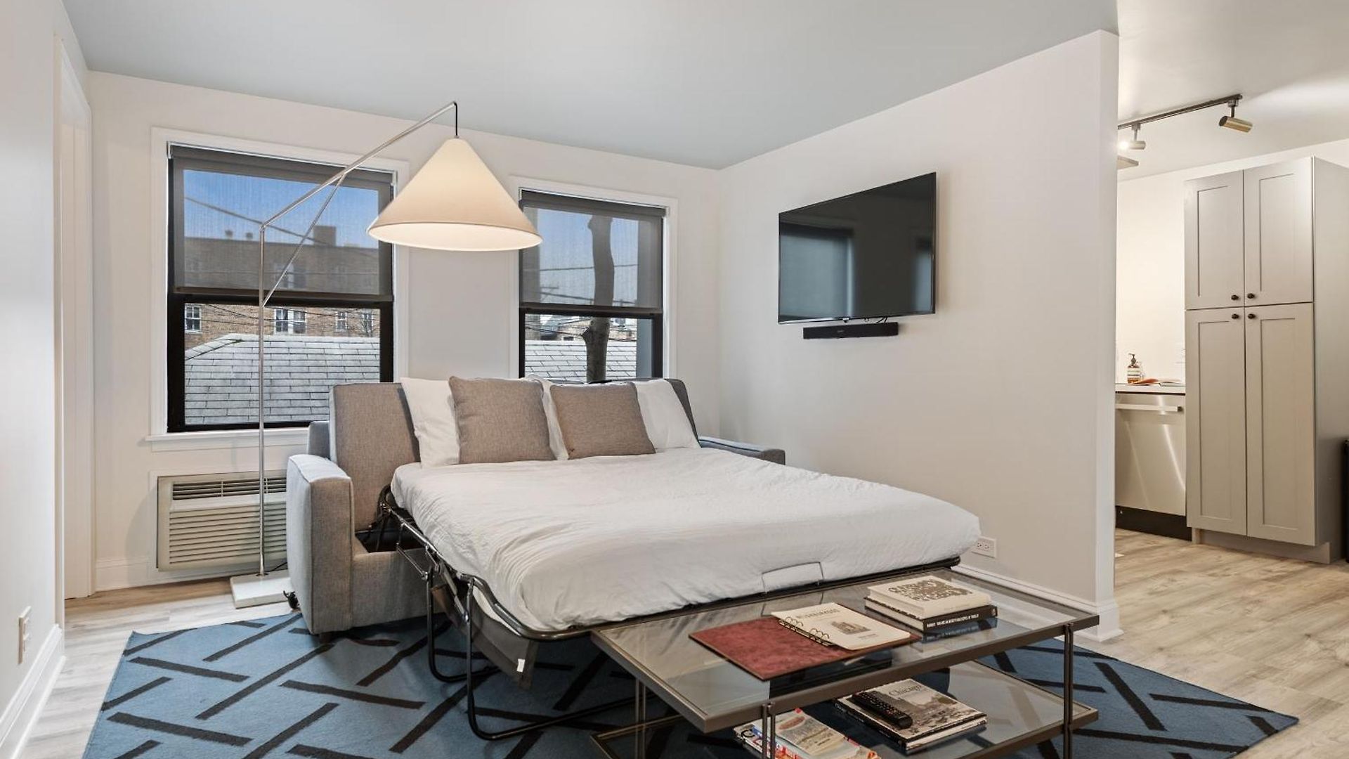 The Neighborhood - Lincoln Park Hotel