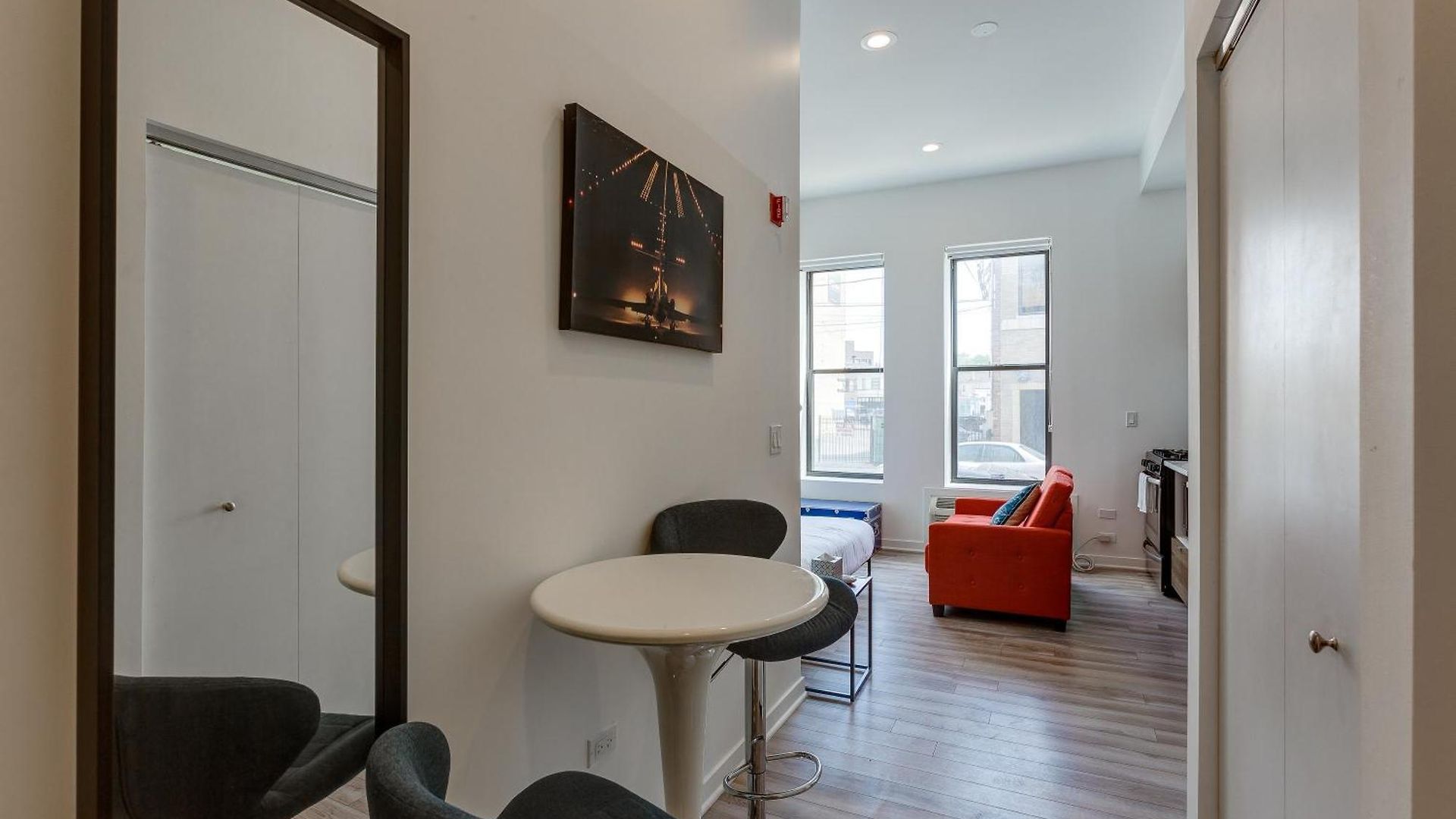Hotel Ground Floor In By 747 Lofts *