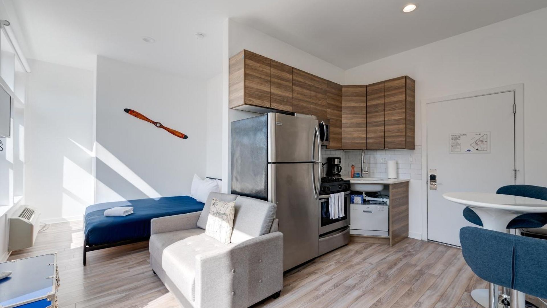 747 Lofts By Redawning - River West, Third Floor *