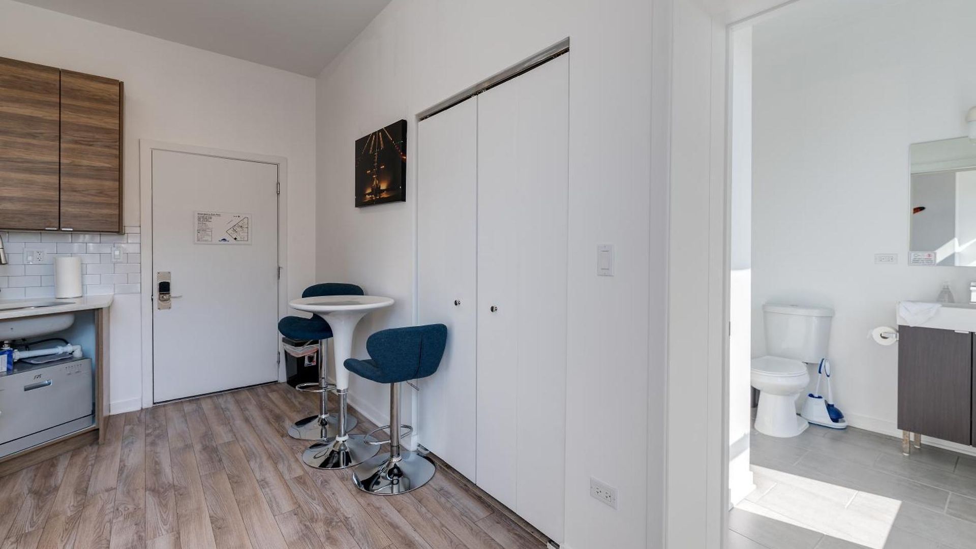 Second Floor By 747 Lofts Hotel