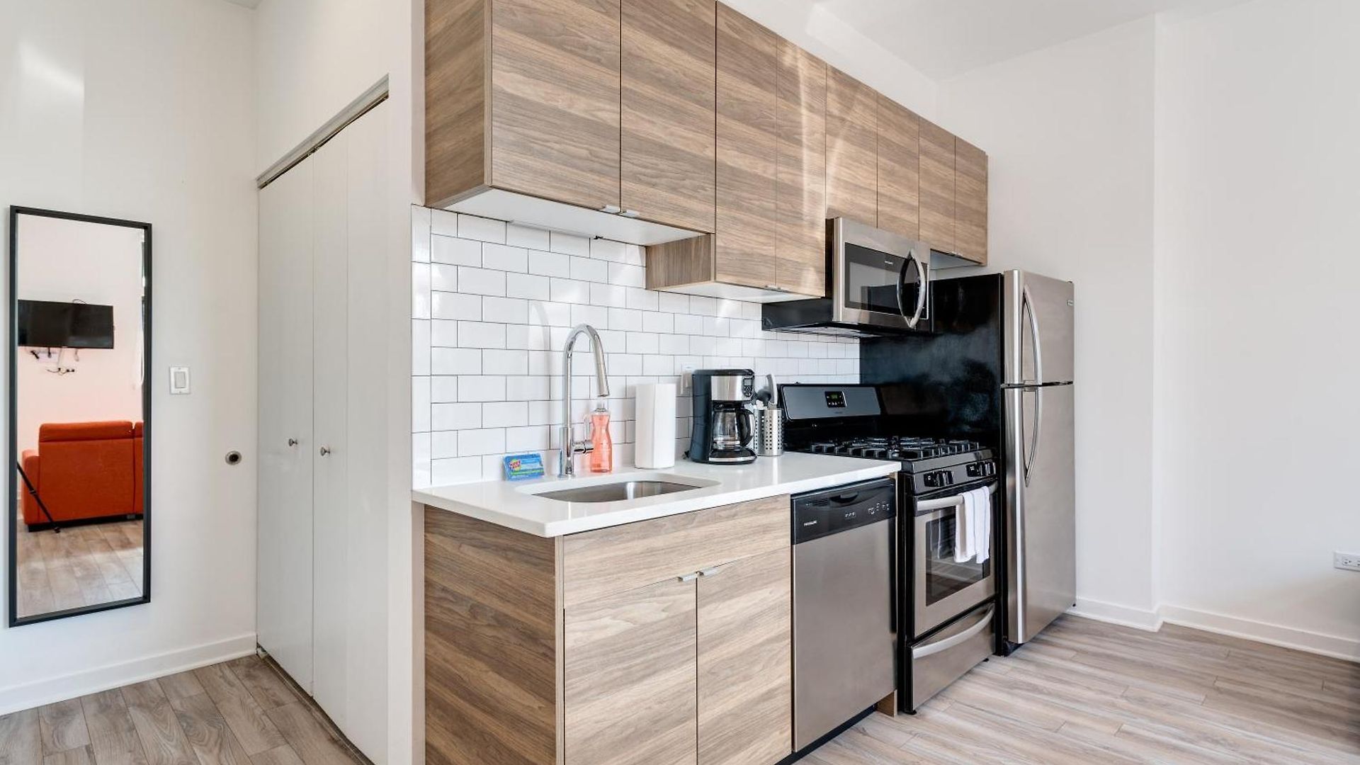 Second Floor By 747 Lofts Chicago