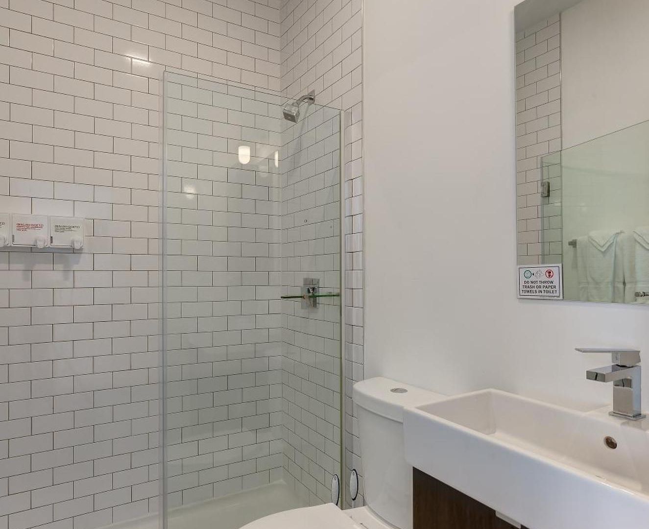 Ground Floor In By 747 Lofts * Chicago