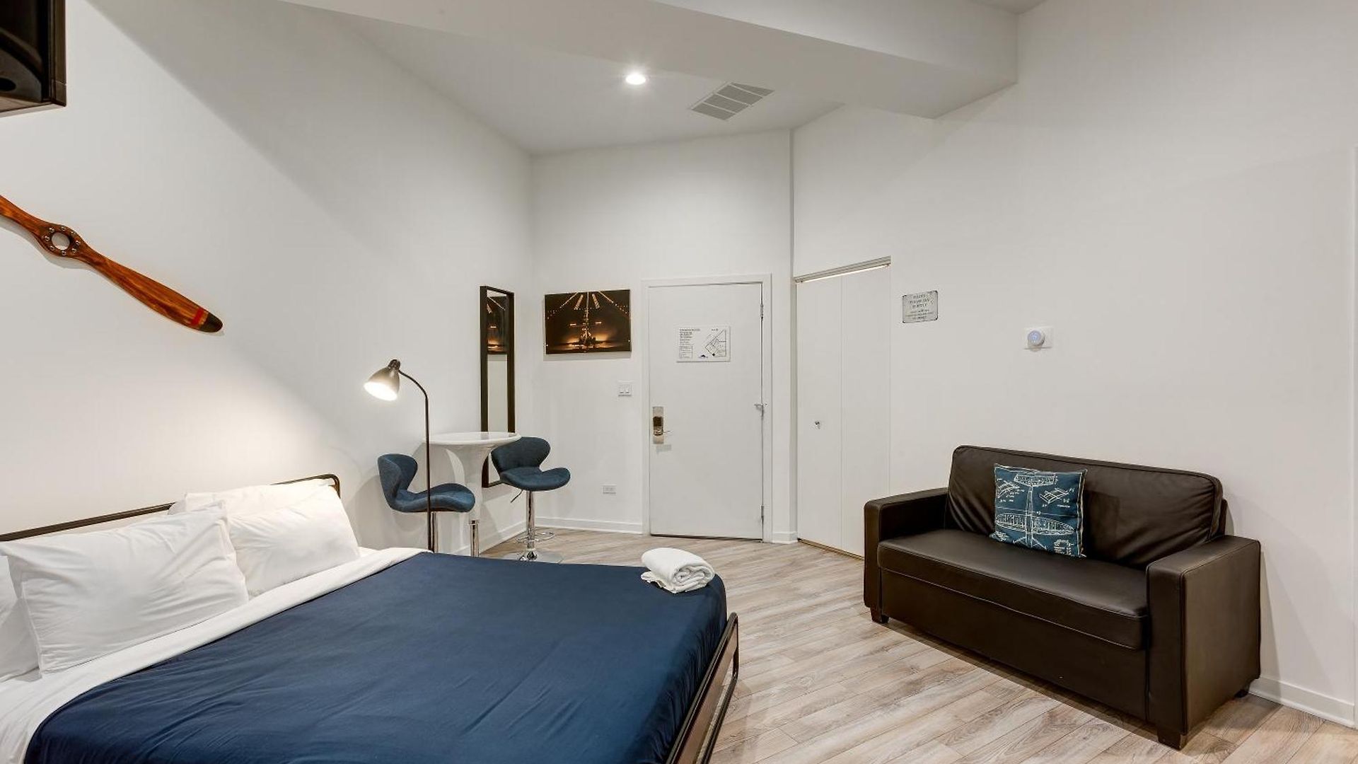 Ground Floor In By 747 Lofts *