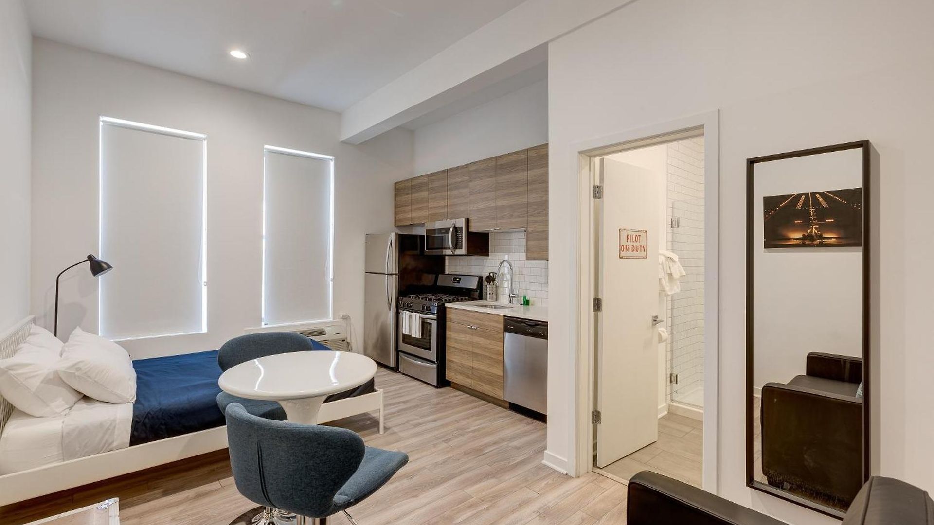 Ground Floor In By 747 Lofts *