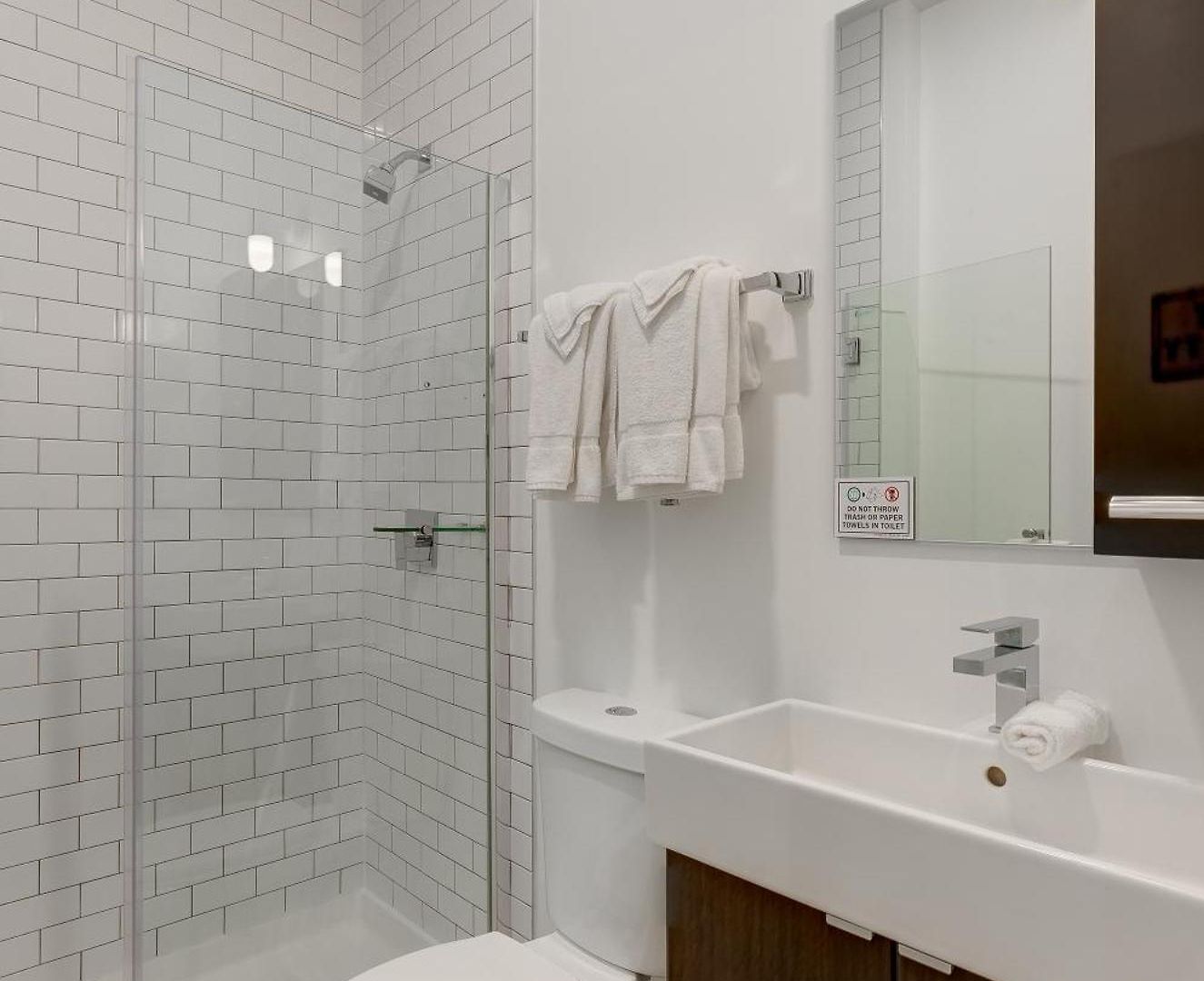 Ground Floor In By 747 Lofts * Chicago
