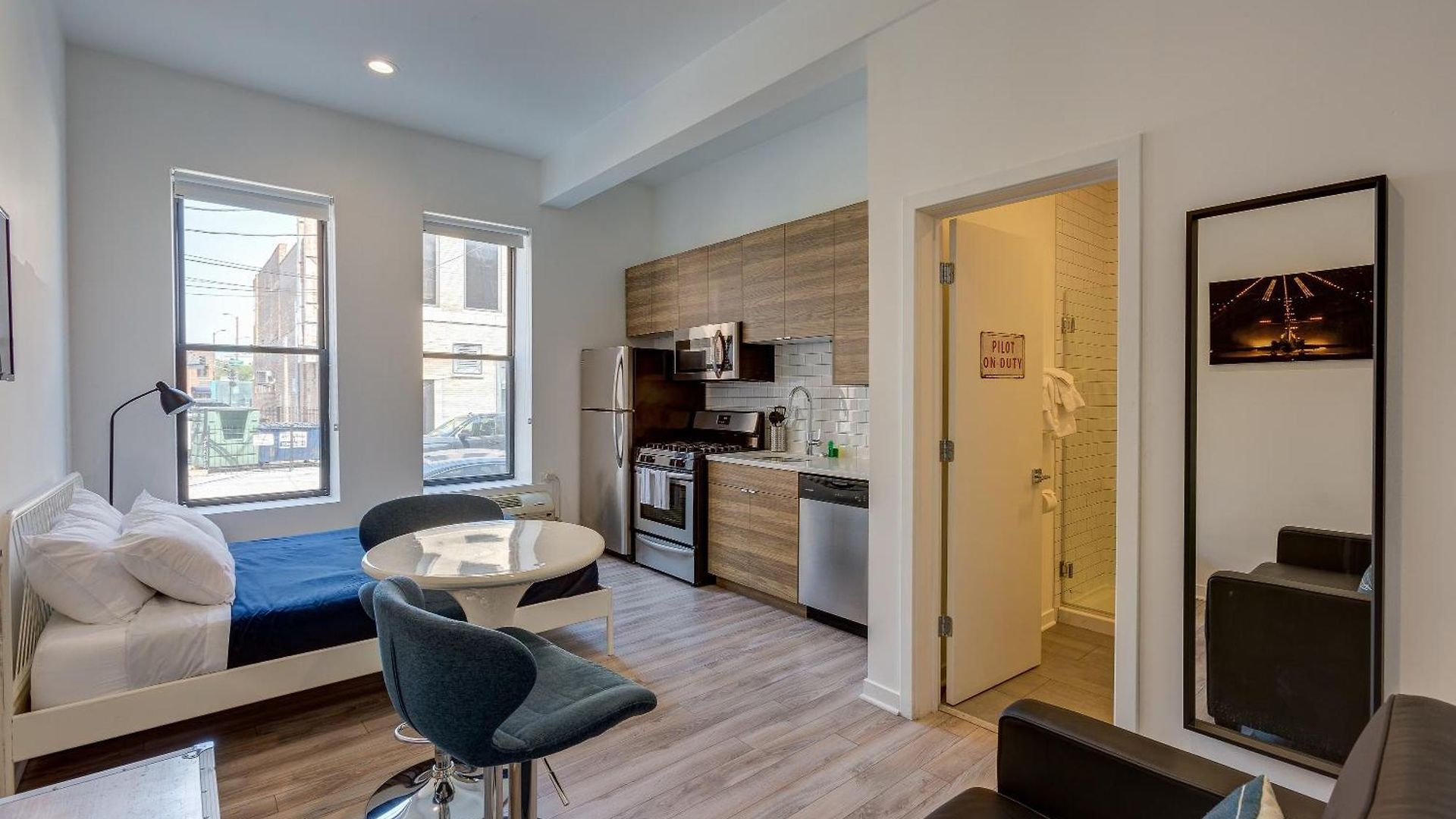 Ground Floor In By 747 Lofts *