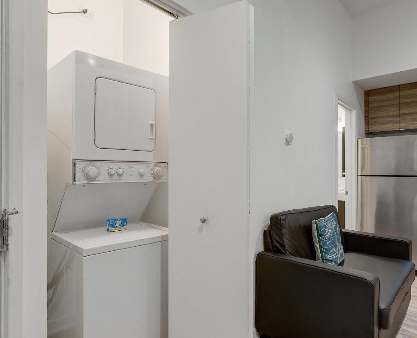 Ground Floor In By 747 Lofts * Chicago