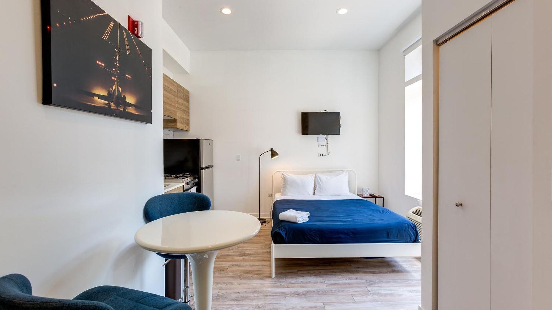 Ground Floor In By 747 Lofts Hotel Chicago